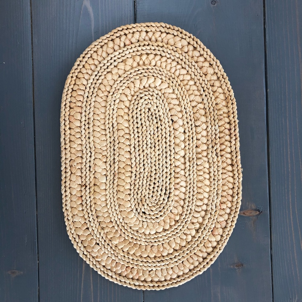 2 Wicker pieces table decor place mat
